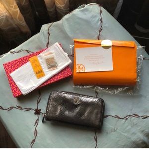 Tory Burch Continental Snakeskin print wallet